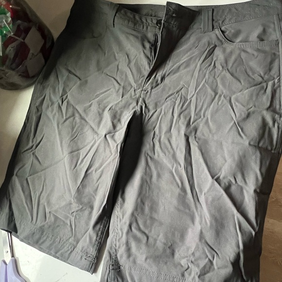 Eddie Bauer Gray and Blue easy dry hiking shorts lot of 2 women’s size 12 - Picture 8 of 8